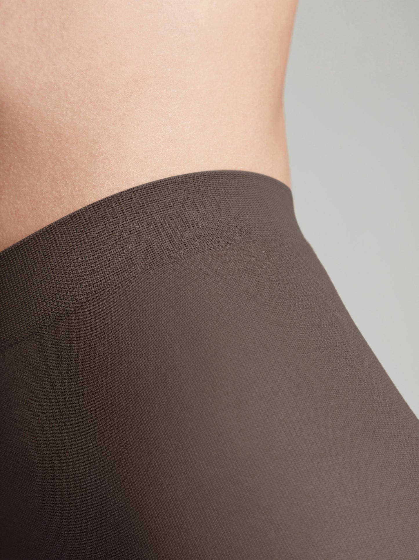 Blickdichte Damenstrumpfhose mit Microfibra - Elegant Episode - Luzy