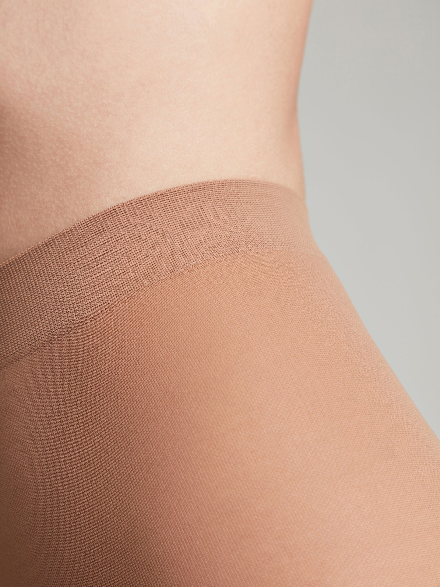 Blickdichte Damenstrumpfhose mit Microfibra - Elegant Episode - Luzy