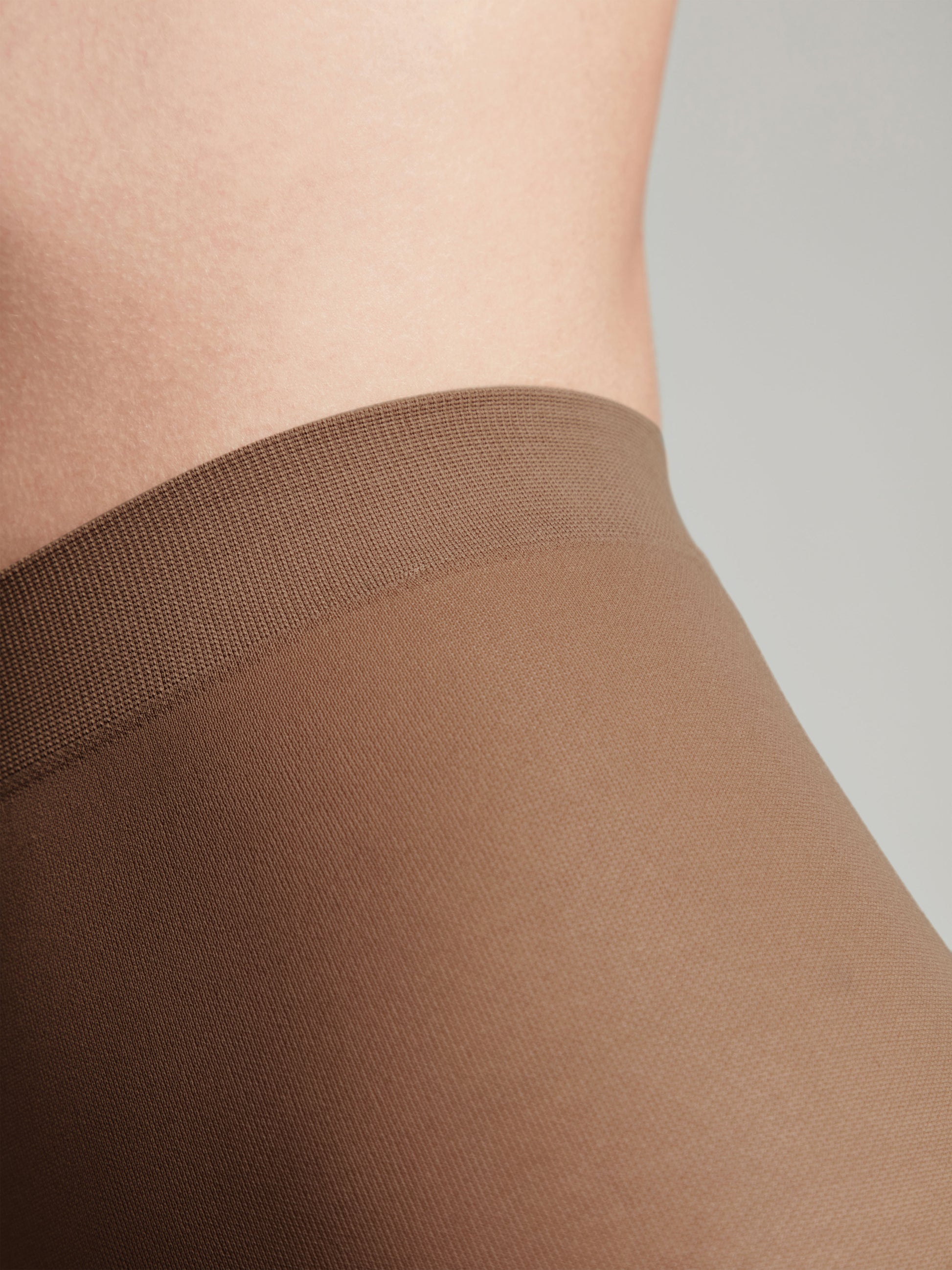 Blickdichte Damenstrumpfhose mit Microfibra - Elegant Episode - Luzy