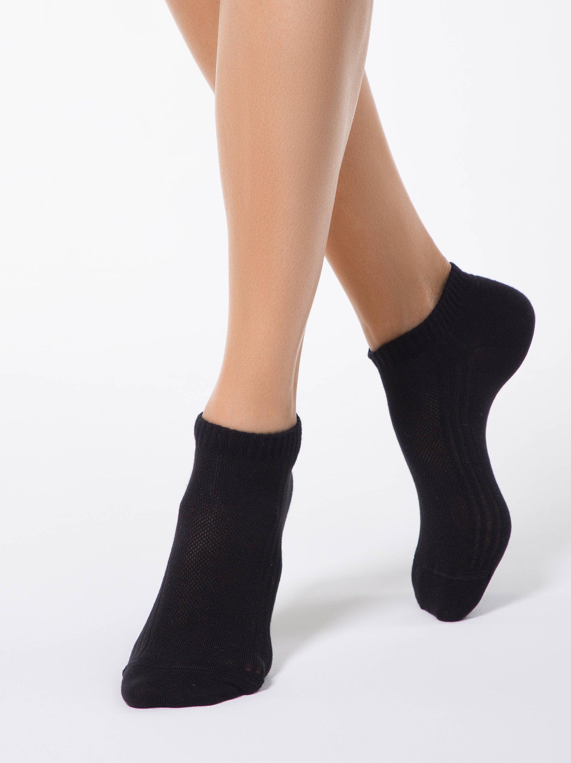 Sneaker Socken dünn und atmungsaktiv für Damen in weiß und schwarz - Luzy